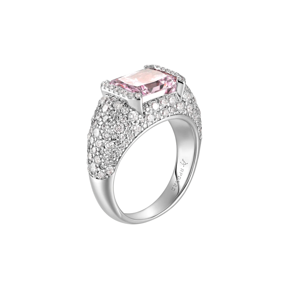 Фото и внешний вид — Кольцо Crushed Ice с изумрудной огранкой, розовым камнем и белой позолотой